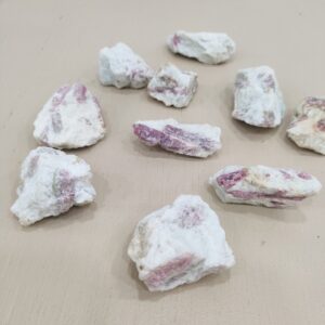 Turmalina Rosa en matriz de Cuarzo.