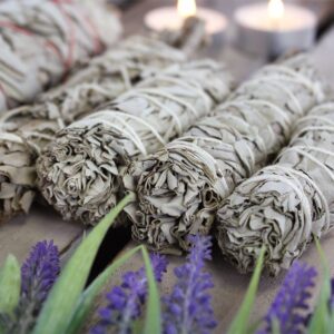 Atado Salvia Blanca. Limpieza