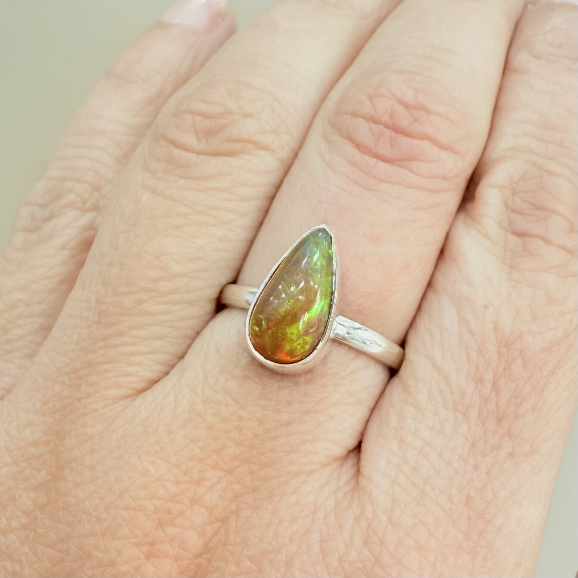 Anillo Ópalo