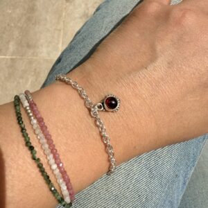 Pulsera Granate. Fuerza y Pasión