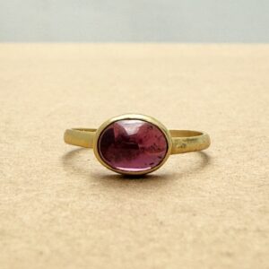 Anillo Turmalina Rosa.
Tallas: 14, 16, 18