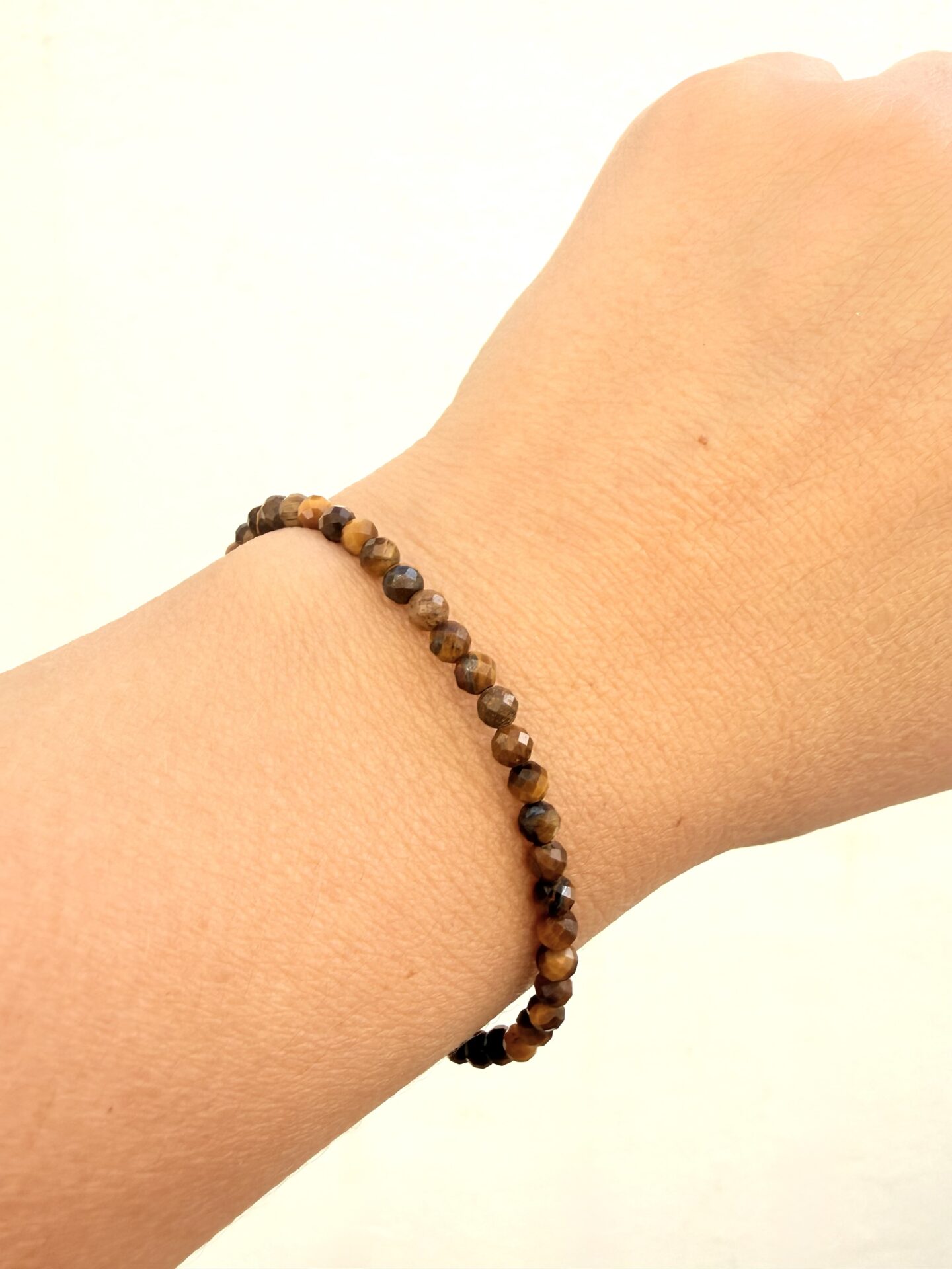 Pulsera Ojo de Tigre Facetado y Acero.
Protección, Fuerza y confianza
