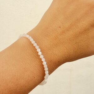 Pulsera Piedra Luna facetada y acero. Intuición y Energía Femenina