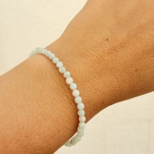 Pulsera Aguamarina facetada y acero.
Calma y comunicación consciente