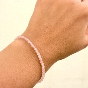 Pulsera Cuarzo Rosa Facetado y acero.
Amor y equilibrio emocional
